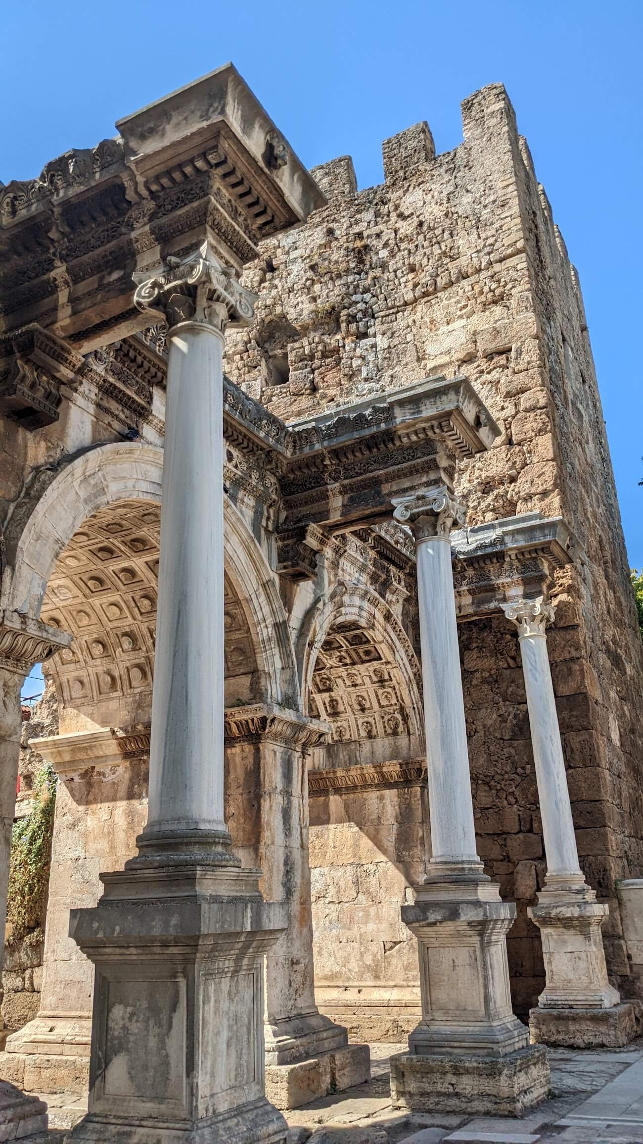 hadrians_gate3