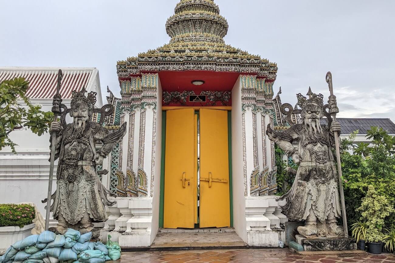 wat_pho15