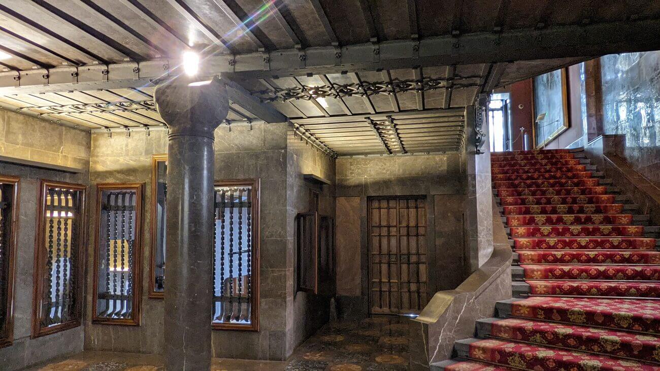 palau_guell3