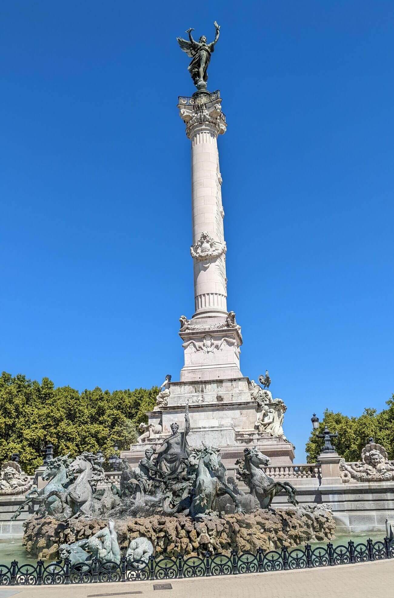 place_des_quinconces1
