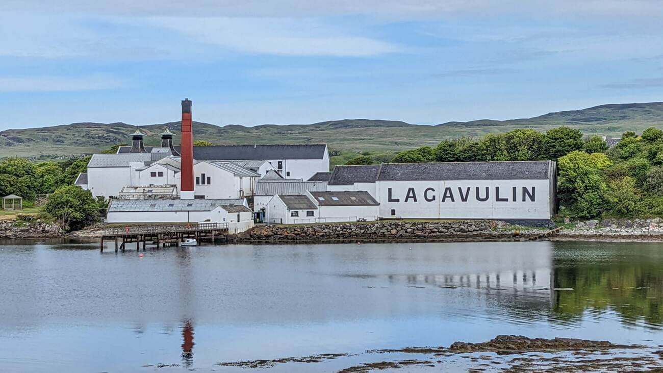 lagavulin_view5