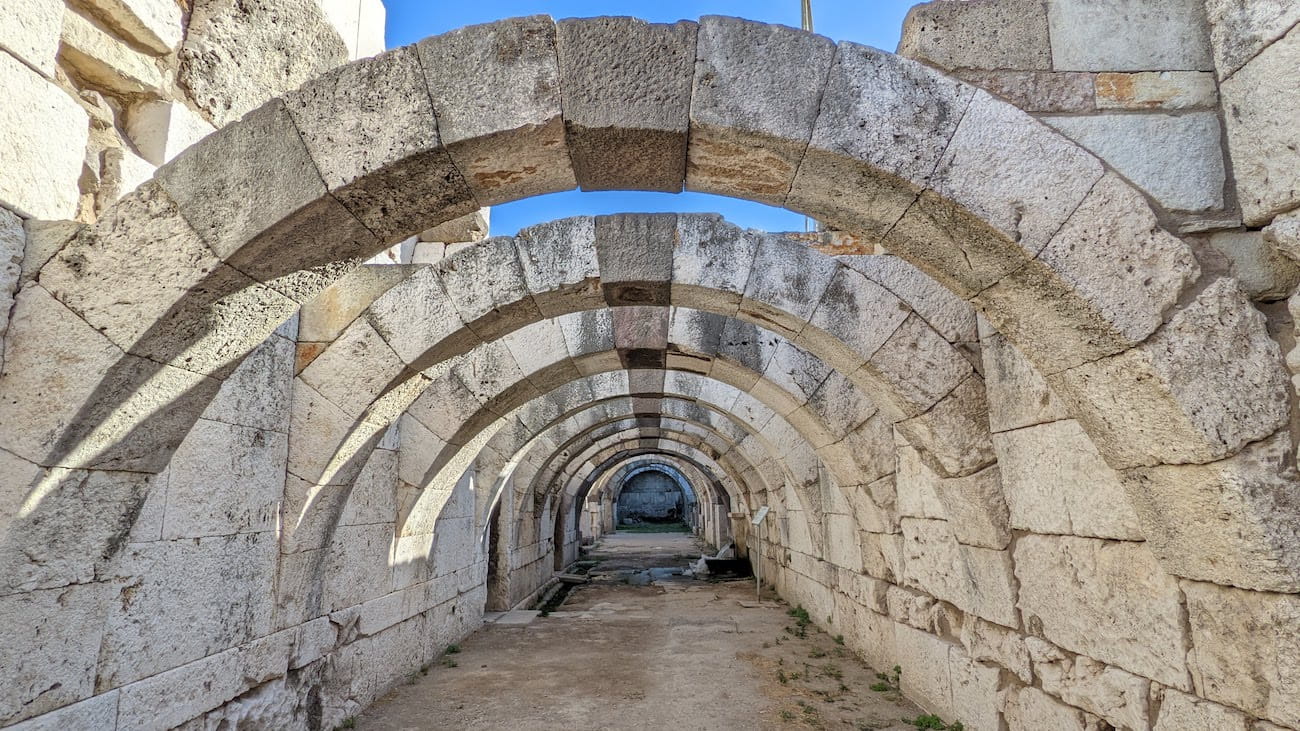agora3