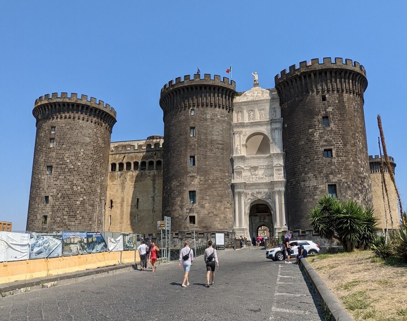 castel_nuovo1