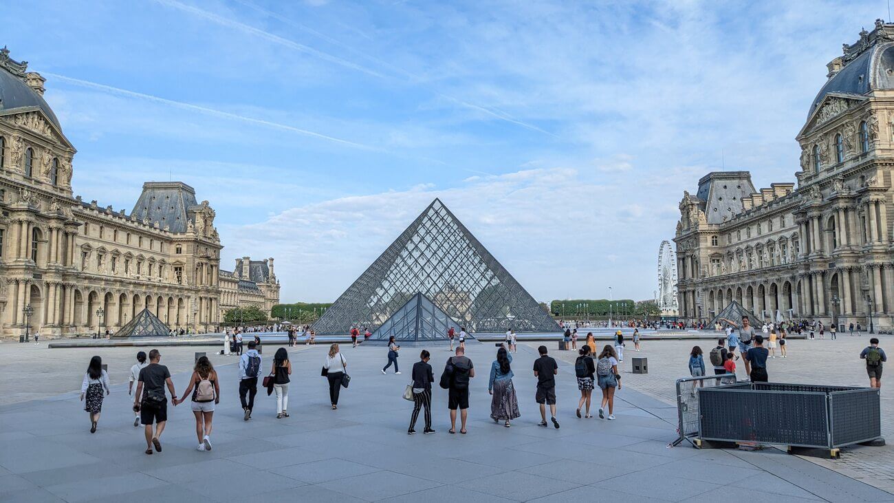 louvre_pyramid1