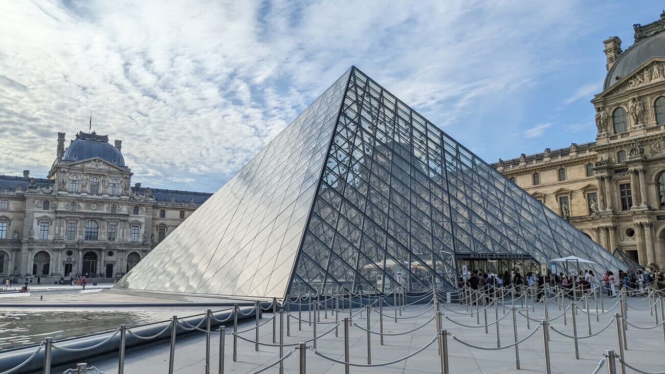 louvre_pyramid2