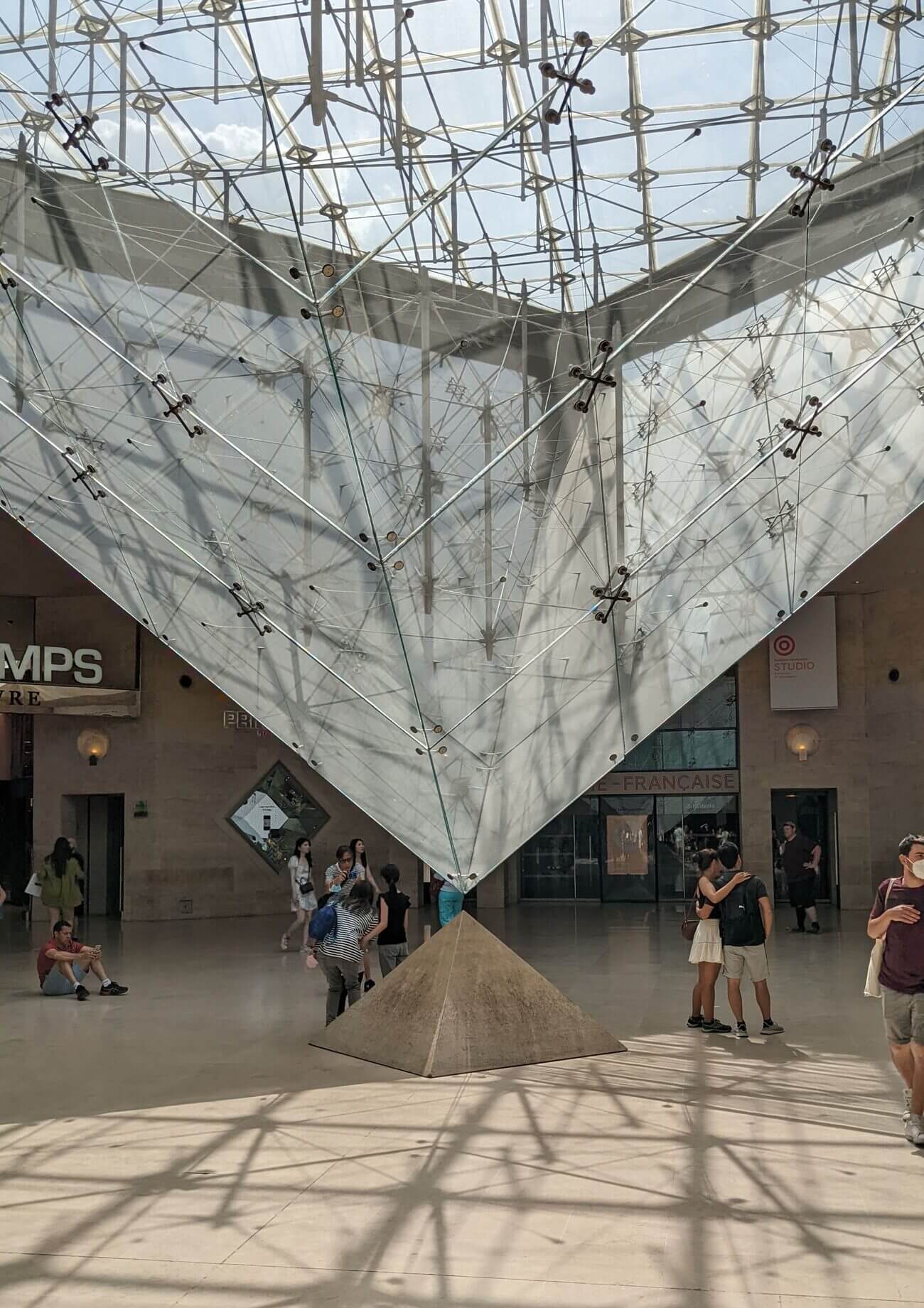 louvre_pyramid4