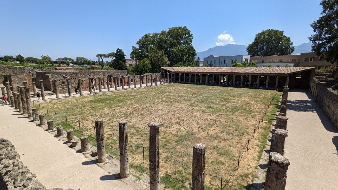 quadriporticus1