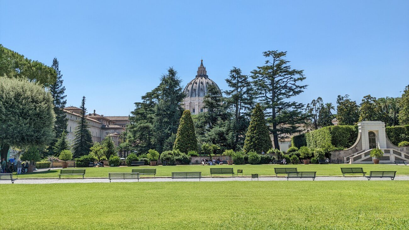 vatican_courtyard1